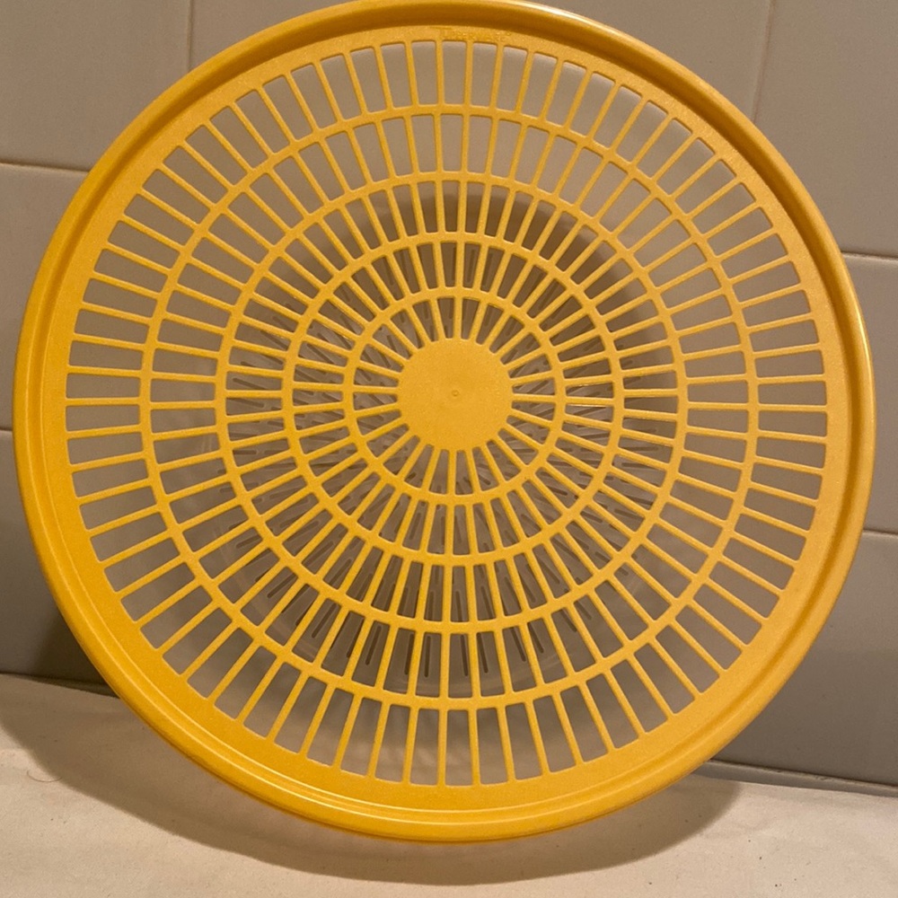 🌸Tupperware Colander 10” Inch Strainer Bowl and Strainer Lid